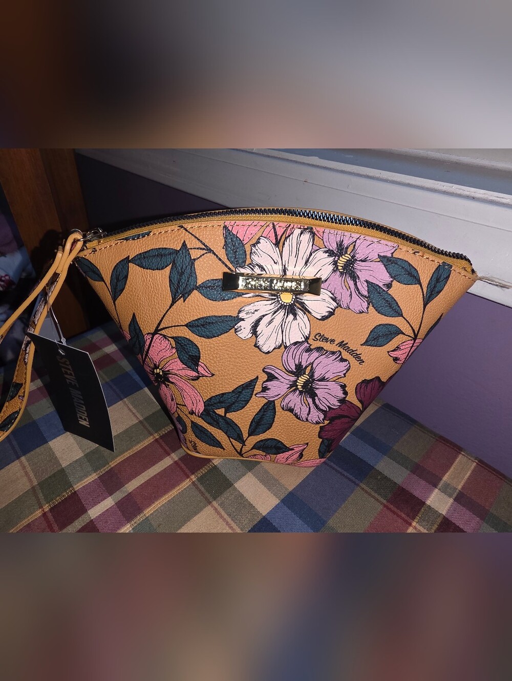 Steve Madden Tan Floral Dome Wristlet - NWT